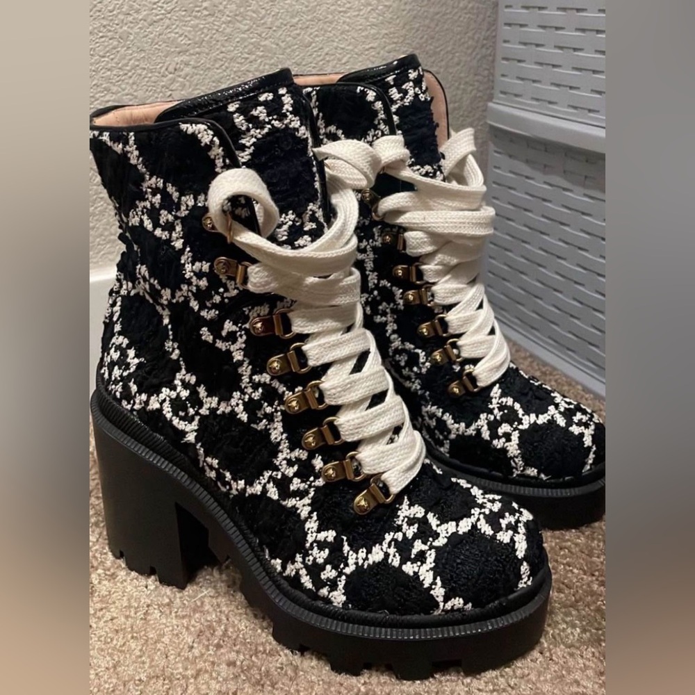 Gucci Monogram blk n cream tweed boots